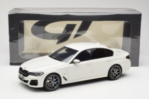 BMW 545e xDrive M-Sport G30 Λευκό GT Spirit 1:18 GT496 Ρητίνη - εικόνα 6 από 6