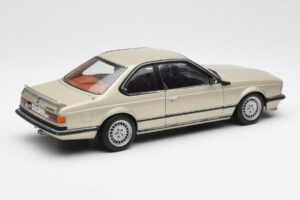 BMW 635 CSi E24 Bronzit Beige Metallic AUTOart 1:18 70523 Μέταλλο - εικόνα 3 από 8