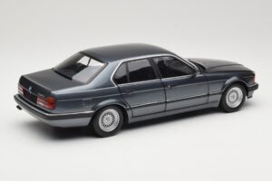 BMW 730i E32 Grey Metallic Minichamps 1:18 100023005 Μέταλλο - εικόνα 3 από 8
