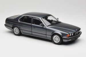 BMW 730i E32 Grey Metallic Minichamps 1:18 100023005 Μέταλλο - εικόνα 6 από 8
