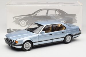 BMW 730i E32 Γαλάζιο Metallic Minichamps 1:18 100023008 Μέταλλο - εικόνα 8 από 8