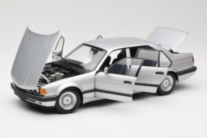 BMW 730i E32 Ασημί Minichamps 1:18 100023000 Μέταλλο - εικόνα 2 από 8