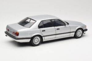 BMW 730i E32 Ασημί Minichamps 1:18 100023000 Μέταλλο - εικόνα 3 από 8