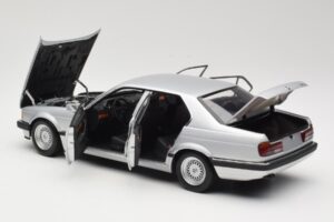 BMW 730i E32 Ασημί Minichamps 1:18 100023000 Μέταλλο - εικόνα 5 από 8