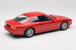 BMW 850Ci E31 Brilliant Red Revell 1:18 8827 Μέταλλο - εικόνα 3 από 8