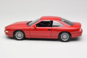BMW 850Ci E31 Brilliant Red Revell 1:18 8827 Μέταλλο - εικόνα 4 από 8