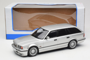 BMW Alpina B10 E34 4.6 Touring Ασημί MCG 1:18 MCG18332MCW Μέταλλο - εικόνα 6 από 6