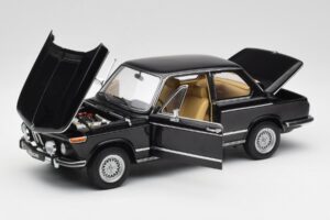 BMW 2002 L E10 Μαύρο AUTOart 1:18 70603 Μέταλλο - εικόνα 2 από 8
