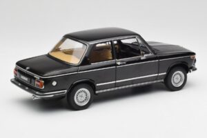 BMW 2002 L E10 Μαύρο AUTOart 1:18 70603 Μέταλλο - εικόνα 3 από 8