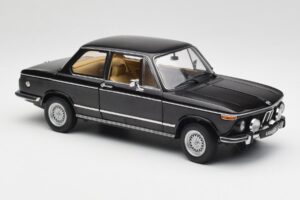 BMW 2002 L E10 Μαύρο AUTOart 1:18 70603 Μέταλλο - εικόνα 6 από 8