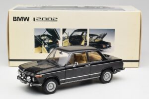 BMW 2002 L E10 Μαύρο AUTOart 1:18 70603 Μέταλλο - εικόνα 8 από 8