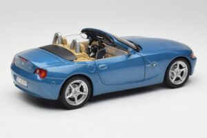 BMW Z4 E85 Maldives Blue Bburago 1:18 34046BLUE Μέταλλο - εικόνα 3 από 8