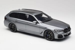 BMW G61 530e M Sport Touring Mineral Γκρι GT Spirit 1:18 GT485 Ρητίνη - εικόνα 4 από 6