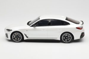 BMW i4 M50 G26 Mineral Λευκό Μεταλλικό Otto 1:18 OT1074 Ρητίνη - εικόνα 3 από 6