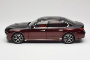 BMW i7 G70 Black & Red Metallic Minichamps 1:18 110023201 Μέταλλο - εικόνα 4 από 8