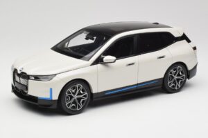 BMW iX Alpine White Minichamps 1:18 110023102 Μέταλλο