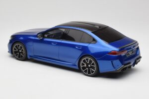 BMW M5 G90 Marina Bay Blue Metallic GT Spirit 1:18 GT507 Ρητίνη - εικόνα 5 από 6