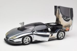 BMW Nazca M12 Chrome Silver Revell 1:18 08916 Μέταλλο - εικόνα 2 από 8