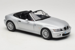 BMW Z3 Roadster 1.8 Ασημί Έκδοση Αντιπροσώπου UT Models 1:18 80439411712 Μέταλλο - εικόνα 6 από 8