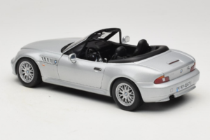 BMW Z3 Roadster 1.8 Ασημί Έκδοση Αντιπροσώπου UT Models 1:18 80439411712 Μέταλλο - εικόνα 7 από 8