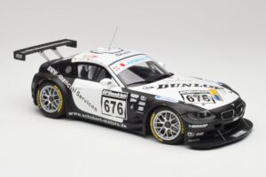 BMW Z4 #676 H. Stuck / J. Hennerici / D. Hurtgen Team Schubert Nürburgring 24 Hours 2006 AUTOart 1:18 80649 Μέταλλο - εικόνα 4 από 6