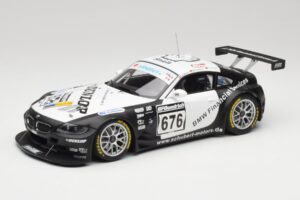 BMW Z4 #676 H. Stuck / J. Hennerici / D. Hurtgen Team Schubert Nürburgring 24 Hours 2006 AUTOart 1:18 80649 Μέταλλο