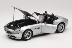 BMW Z8 Ασημί 007 The World Is Not Enough AUTOart 1:18 70511 Μέταλλο - εικόνα 2 από 8