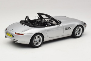 BMW Z8 Ασημί 007 The World Is Not Enough AUTOart 1:18 70511 Μέταλλο - εικόνα 3 από 8