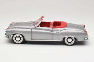 Borgward Isabella Καμπριολέ Ασημί Revell 1:18 8411 Μέταλλο - εικόνα 4 από 8