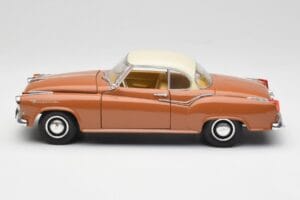 Borgward Isabella Coupe Μπρονζέ Λευκό Revell 1:18 08982 Μέταλλο - εικόνα 4 από 8