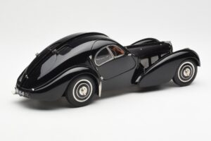 Bugatti 57SC Atlantic Μαύρο CMC 1:18 M-085 Μέταλλο - εικόνα 2 από 6