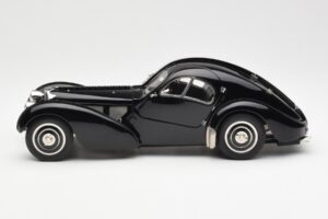 Bugatti 57SC Atlantic Μαύρο CMC 1:18 M-085 Μέταλλο - εικόνα 3 από 6
