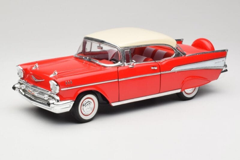 Chevrolet Bel Air Matador Κόκκινο & India Ελεφαντόδοντο Road Legends 1:18 92109 Μέταλλο
