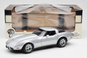 Chevrolet Corvette C3 Ασημί UT Models 1:18 21072 Μέταλλο - εικόνα 8 από 8