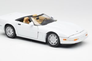Chevrolet Corvette C4 Καμπριολέ Λευκό Maisto 1:18 32830 Μέταλλο - εικόνα 6 από 8