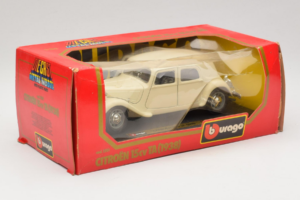 Citroen 15CV Traction Avant Μπεζ Bburago 1:24 1501-B1 Μέταλλο - εικόνα 2 από 3