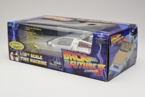 DeLorean DMC-12 Time Machine Back to the Future II Diamond 1:15 210123 Μέταλλο - εικόνα 3 από 3