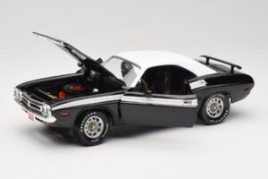 Dodge Challenger R/T Μαύρο & Λευκό ERTL 1:18 36549 Μέταλλο - εικόνα 2 από 8