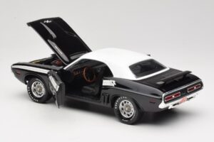 Dodge Challenger R/T Μαύρο & Λευκό ERTL 1:18 36549 Μέταλλο - εικόνα 5 από 8