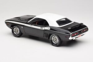 Dodge Challenger R/T Μαύρο & Λευκό ERTL 1:18 36549 Μέταλλο - εικόνα 7 από 8
