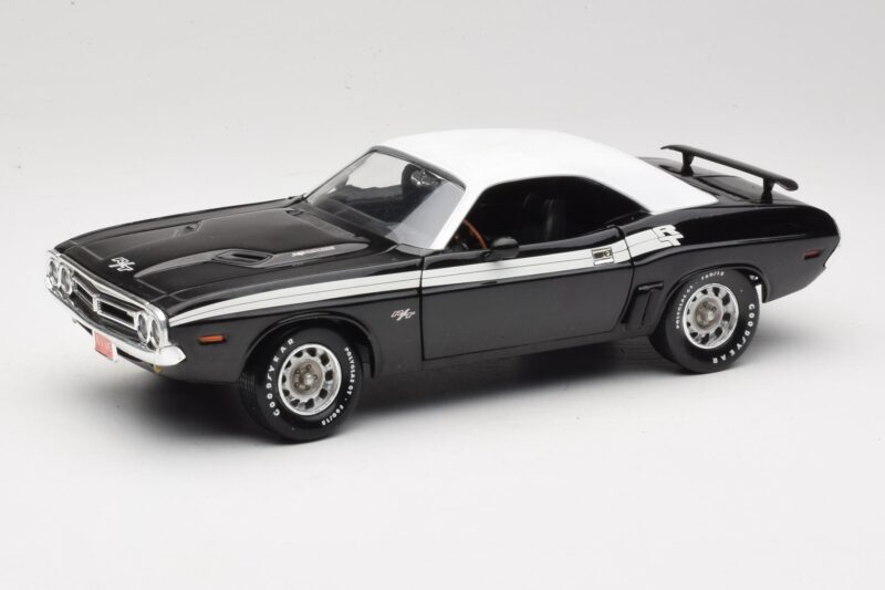 Dodge Challenger R/T Μαύρο & Λευκό ERTL 1:18 36549 Μέταλλο