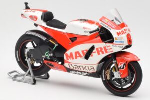 Ducati Desmosedici GP11 #8 H. Barbera Ducati MotoGP Team MotoGP 2011 Minichamps 1:12 123110008 Μέταλλο - εικόνα 4 από 6