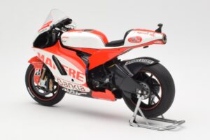 Ducati Desmosedici GP11 #8 H. Barbera Ducati MotoGP Team MotoGP 2011 Minichamps 1:12 123110008 Μέταλλο - εικόνα 5 από 6