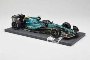 Aston Martin AMR22 Aramco #5 S. Vettel Abu Dhabi GP 2022 Last Race Collector's Edition Minichamps 1:18 117222205 Ρητίνη - εικόνα 4 από 7