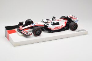 Haas VF-22 #20 K. Magnussen Pole Position Brazil GP 2022 Minichamps 1:18 147222120 Μέταλλο - εικόνα 2 από 7