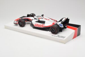 Haas VF-22 #20 K. Magnussen Pole Position Brazil GP 2022 Minichamps 1:18 147222120 Μέταλλο - εικόνα 5 από 7