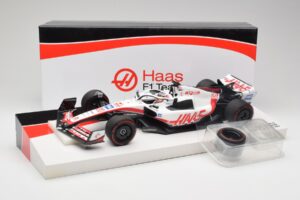 Haas VF-22 #20 K. Magnussen Pole Position Brazil GP 2022 Minichamps 1:18 147222120 Μέταλλο - εικόνα 7 από 7