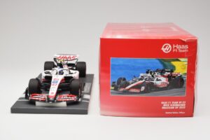 Haas VF-22 #47 M. Schumacher Brazilian GP 2022 Minichamps 1:18 117222147 Ρητίνη - εικόνα 6 από 7