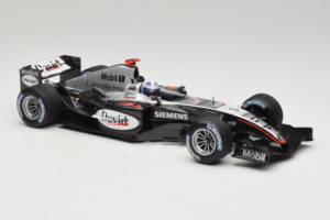 McLaren MP4/19 Mercedes D. Coulthard F1 2004 Minichamps 1:18 530041805 Μέταλλο - εικόνα 4 από 7