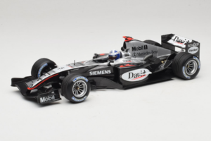 McLaren MP4/19 Mercedes D. Coulthard F1 2004 Minichamps 1:18 530041805 Μέταλλο